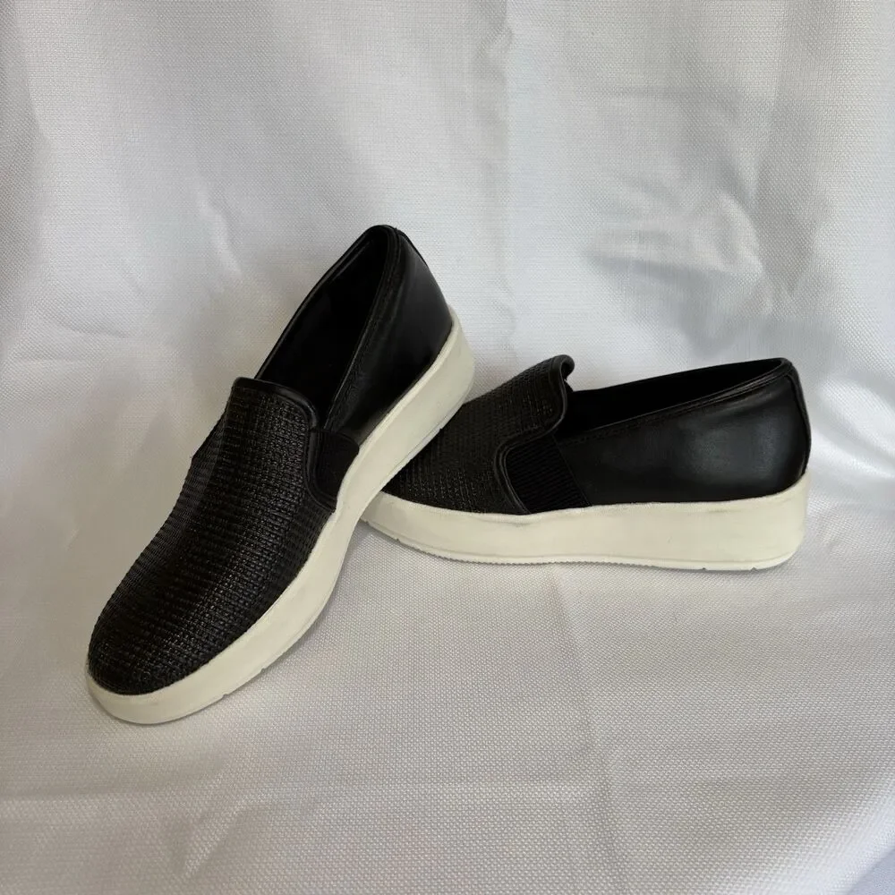 Clarks Women's Slip‎ On Sneaker Layton Petal Size 8.5 Medium Black Combi